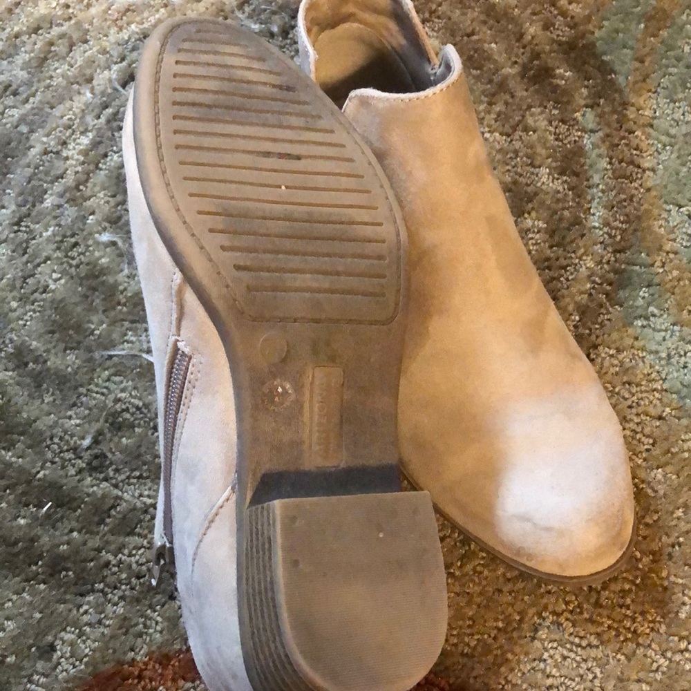 Boots - Picture 2 of 3